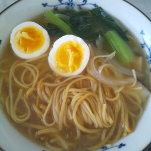 茹で卵と野菜入り☆スープカレーラーメン